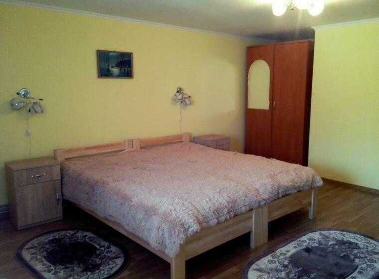 Трехместный Номер Стандарт с Балконом, садиба на хуторі