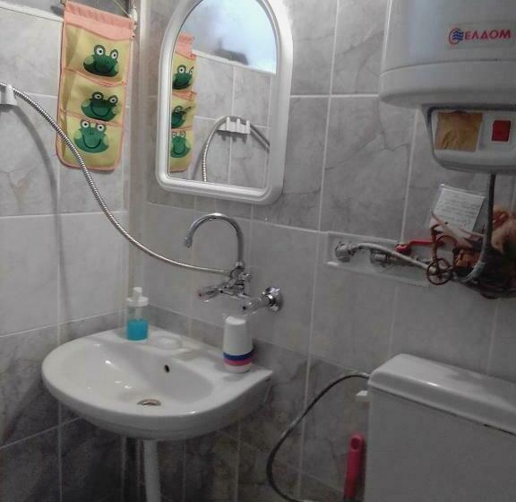 スーペリアの4人部屋, Granichar 2 Boats