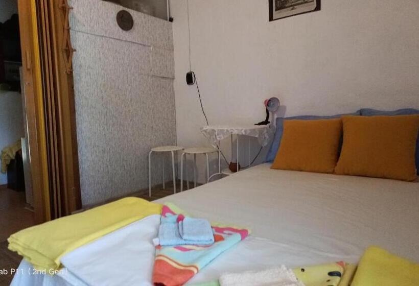 スーペリアの4人部屋, Granichar 2 Boats