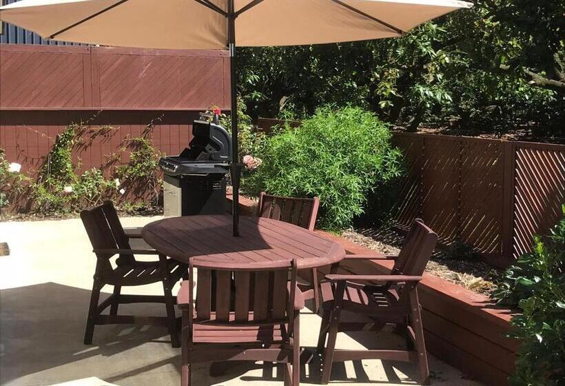 بنجلو عائلى, Baybell Lodge