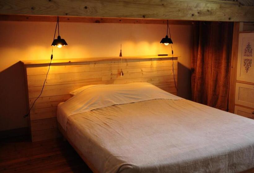 חדר משפחתי, Loustalneou