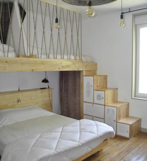 חדר משפחתי, Loustalneou