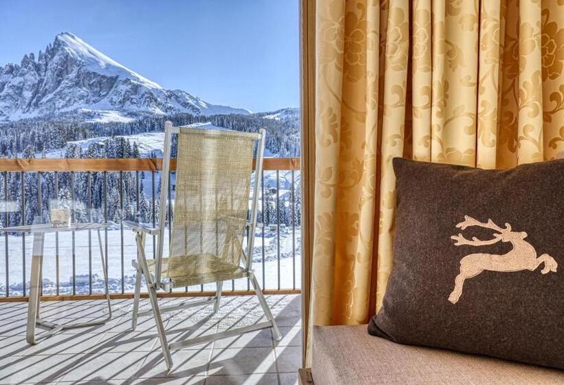 سوئیت جونیور با چشم‌انداز کوهستان, Brunelle Seiser Alm Lodge