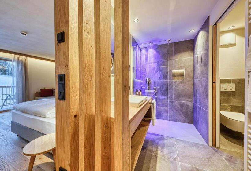 غرفة قياسية مزوَّدة بشُرفة, Brunelle Seiser Alm Lodge