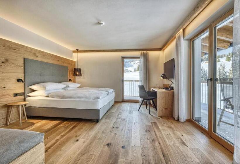 غرفة قياسية مزوَّدة بشُرفة, Brunelle Seiser Alm Lodge