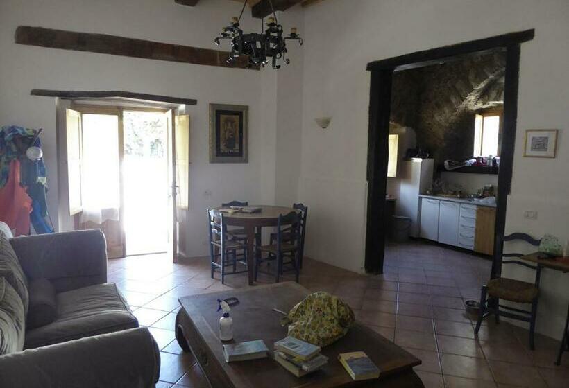 جناح عائلي, Contrada Guido