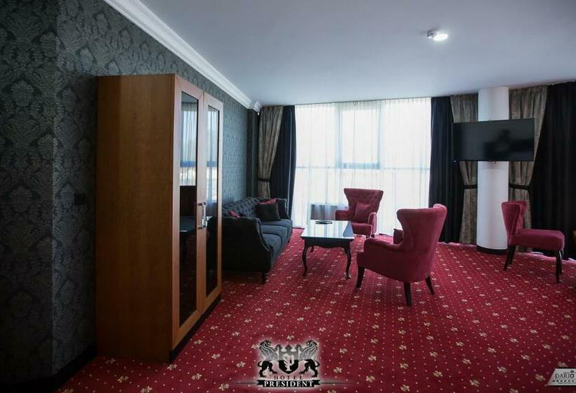 استودیوی لوکس, Exclusive President