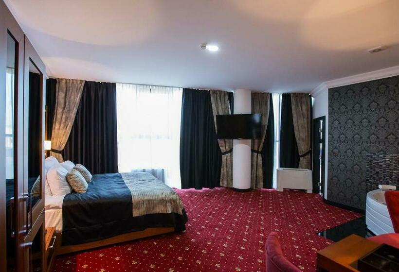 استودیوی لوکس, Exclusive President