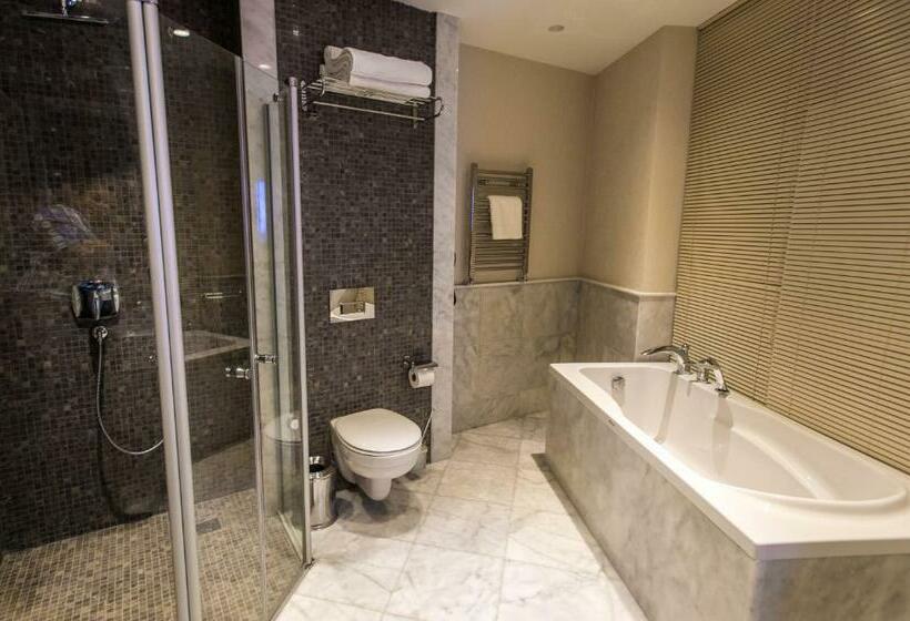 سوییت جونیور, Gabala Yengice Thermal Resort