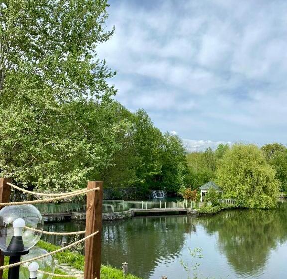 بانگلوی استاندارد, Gabala Yengice Thermal Resort