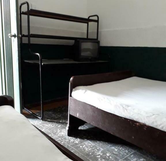 带共用浴室的标准房间, Residencias Escorial