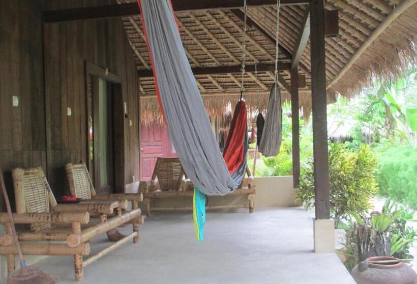 Quarto Estandar, Selong Belanak Bungalows