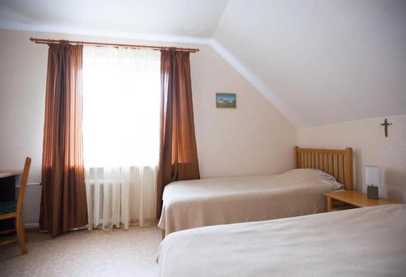 اتاق استاندارد, Radi