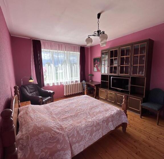 1 Bedroom Apartment Lake View, Radi