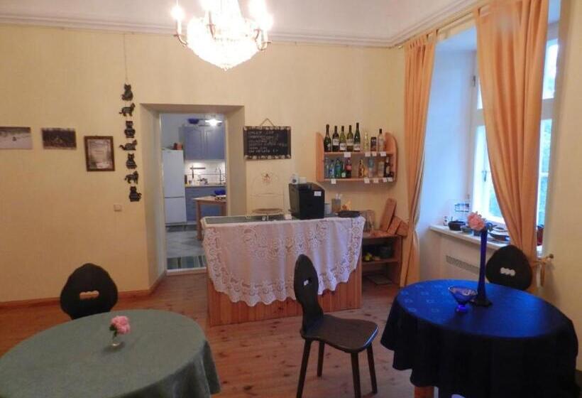 اتاق پریمیوم چهارنفره, Saare Manor Guesthouse