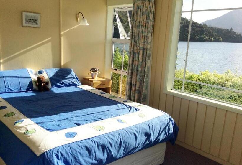 اتاق خانوادگی, Te Mahia Bay Resort