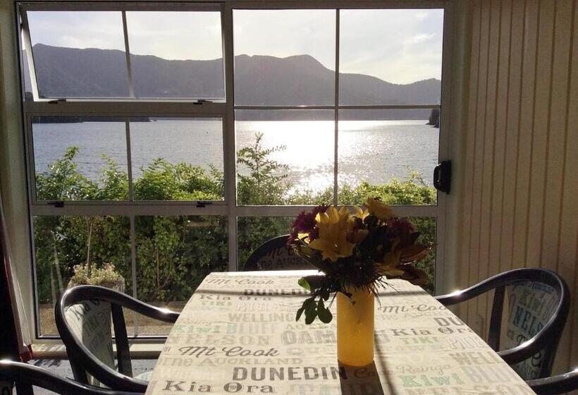 اتاق خانوادگی, Te Mahia Bay Resort