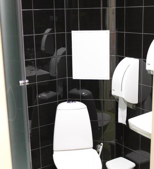 اتاق استاندارد سه نفره, Tuhamäe Hostel