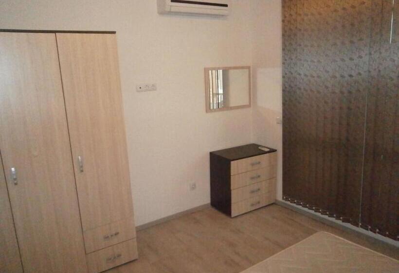 شقة غرفة واحدة مزودة بتراس, Apartments In Las Brisas