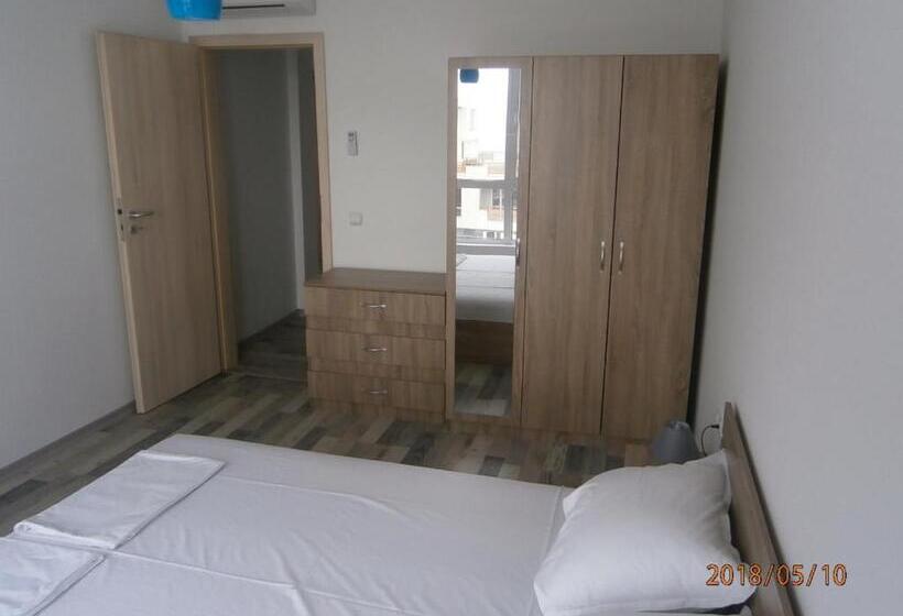 شقة غرفة واحدة مزودة بتراس, Apartments In Las Brisas