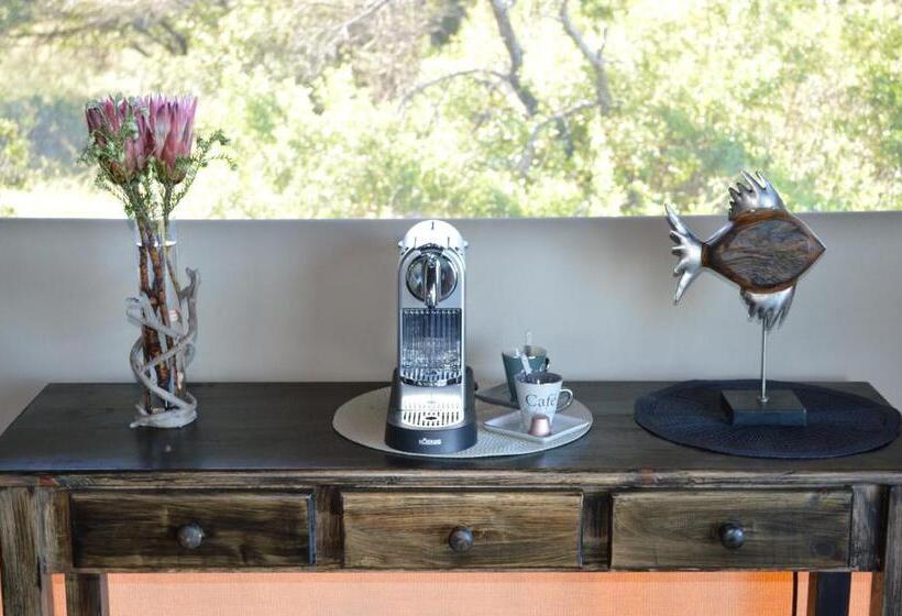 كوخ قياسي, Jbay Zebra Lodge