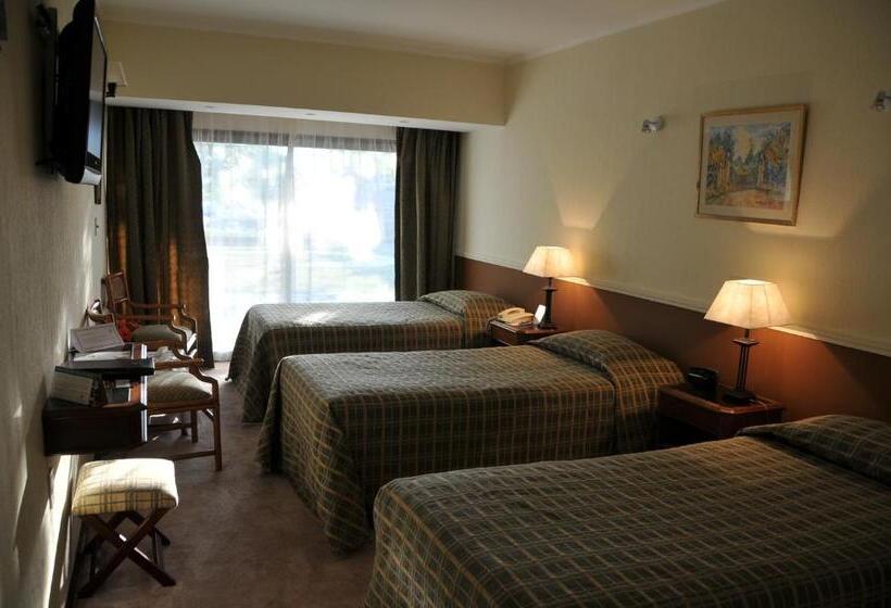 غرفة قياسية ثلاثية, Horacio Quiroga