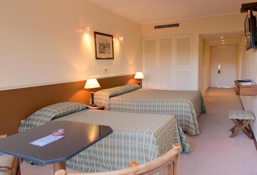 غرفة قياسية ثلاثية, Horacio Quiroga