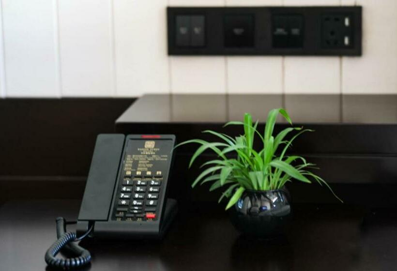 Номер Стандарт, Kasion Pugis