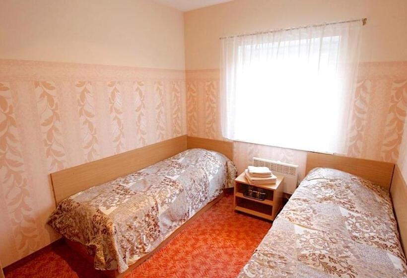 اتاق خانوادگی, Armenia