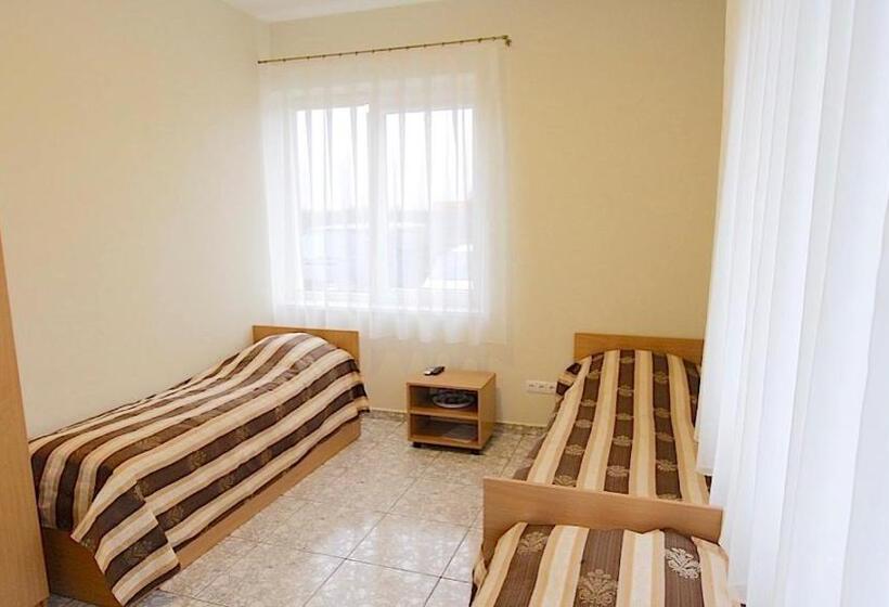 اتاق خانوادگی, Armenia