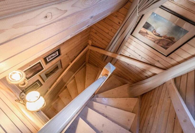 کلبه ییلاقی, Bajtica Guesthouse