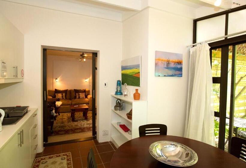 اتاق استاندارد, Hazelwood House