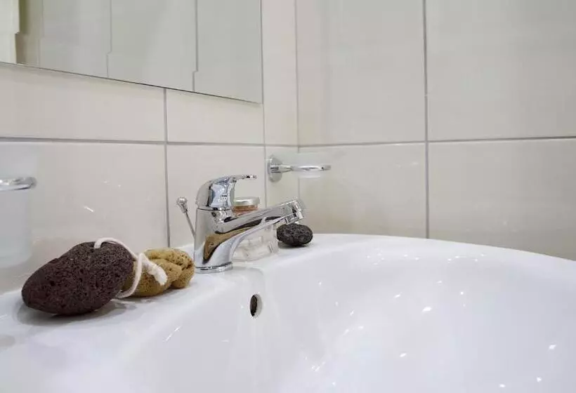 Huoneisto 1 Makuuhuone Merinäkymä, Amalia Apartments
