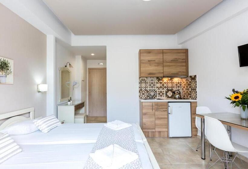 プールビュースーペリアワンルーム, Amalia Apartments