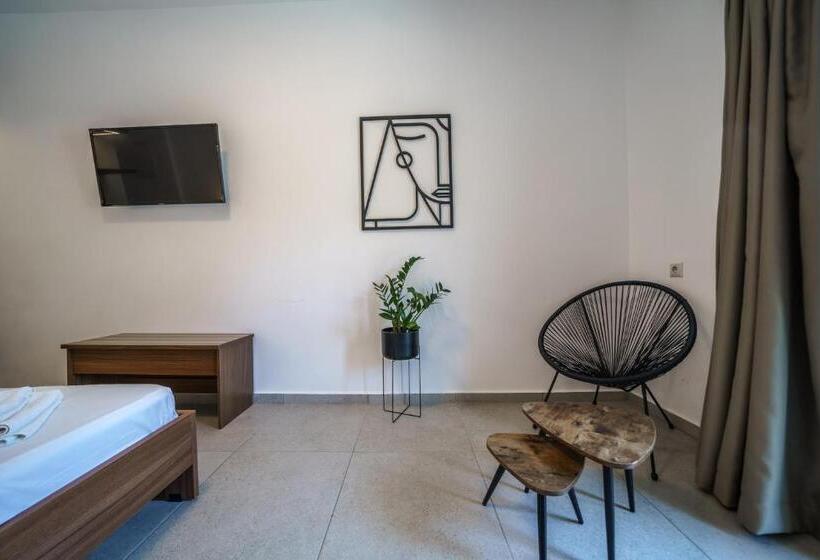 이코노미 스튜디오, Amalia Apartments