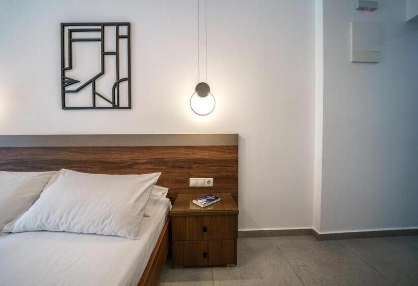 エコノミーワンルーム, Amalia Apartments