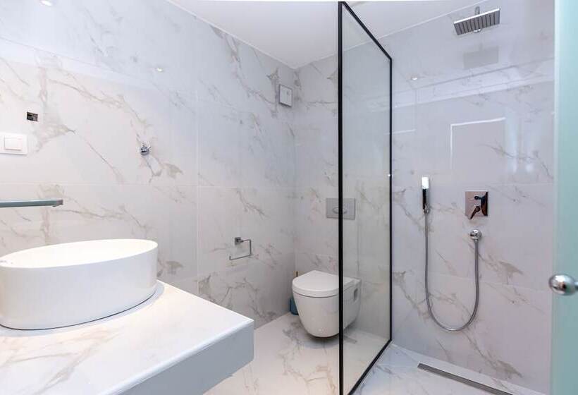 جناح جونيور مطلّ علي البحر, Anasa Corfu