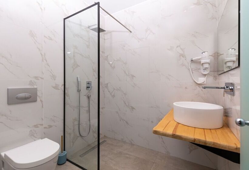 جناح جونيور مطلّ علي البحر, Anasa Corfu