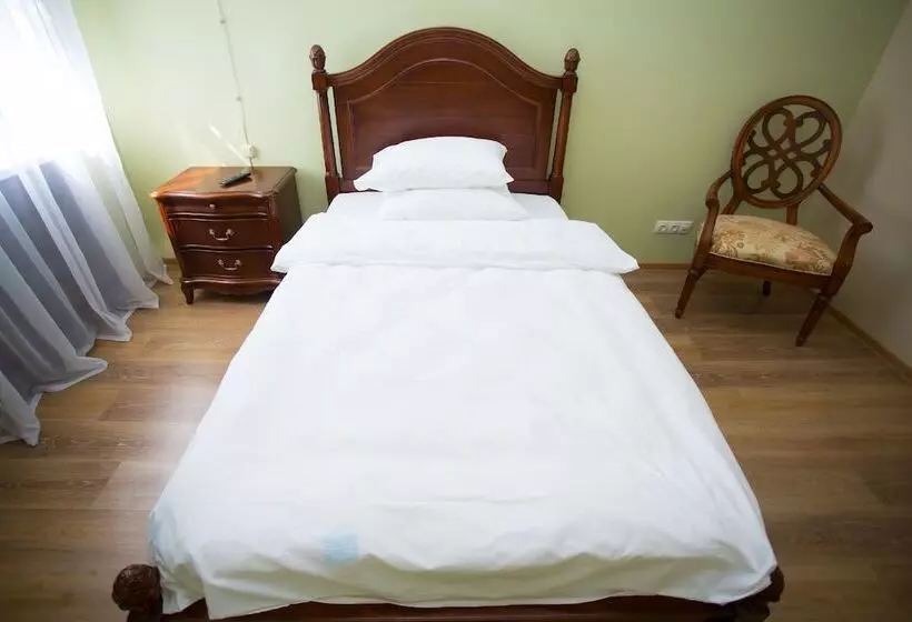 اتاق اکونومی یک تخته, Boutique Hotel Stolica