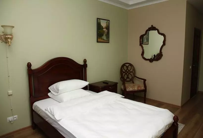 اتاق اکونومی یک تخته, Boutique Hotel Stolica
