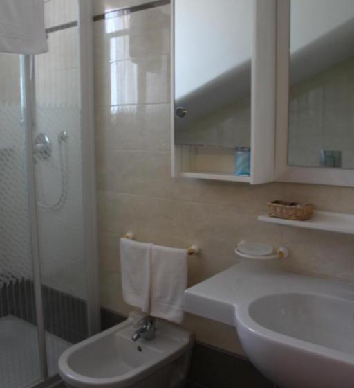 חדר סטנדרט לארבעה, Girasole