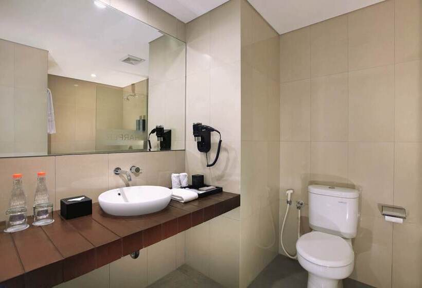 Номер Deluxe, Harper Purwakarta By Aston