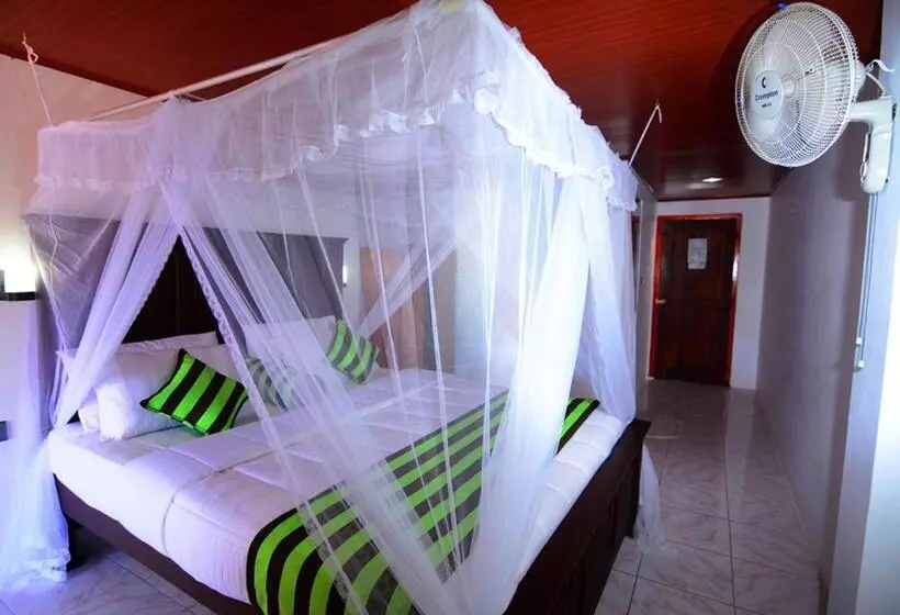 اتاق استاندارد سه نفره, Iconic Rawana Resort