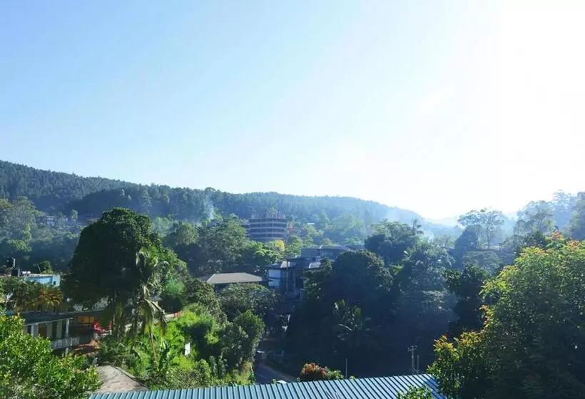 اتاق خانوادگی, Iconic Rawana Resort