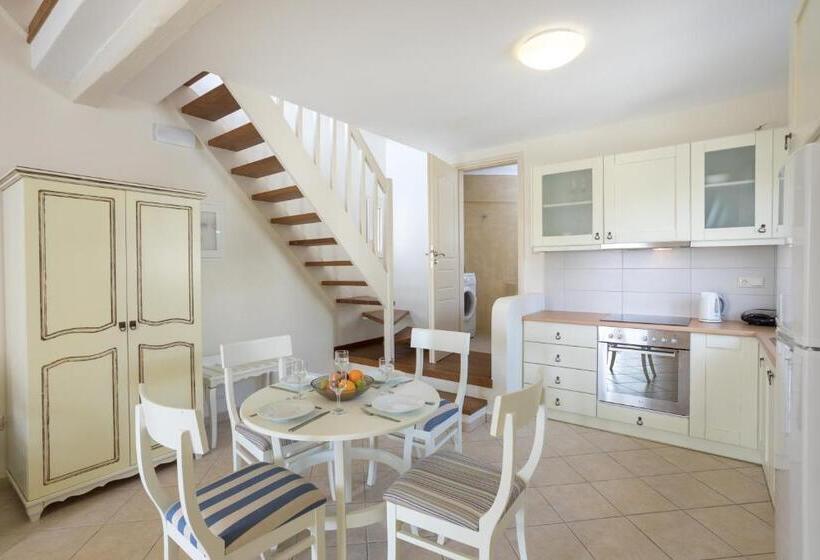 Egyszobás Villa, Iliada Villas