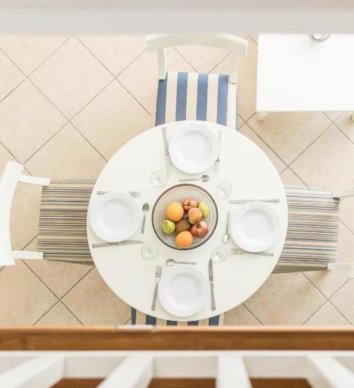 Egyszobás Villa, Iliada Villas