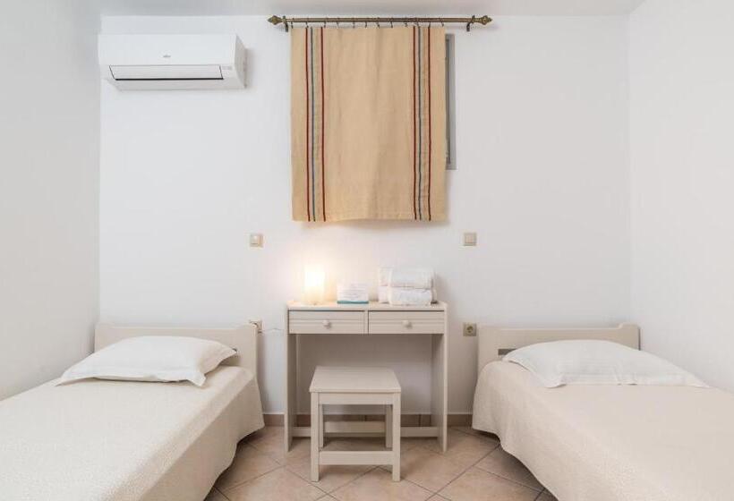 Egyszobás Villa, Iliada Villas