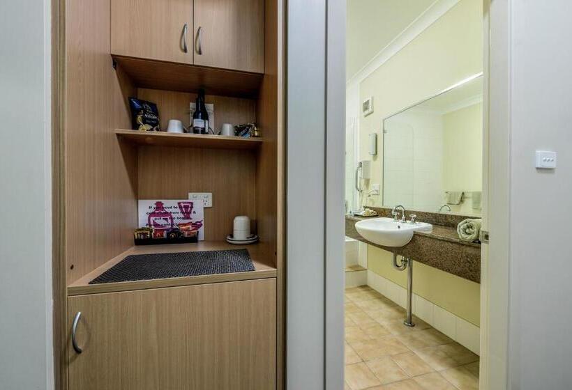 חדר סטנדרט עם מיטת קינג, Golden Guitar Motor Inn
