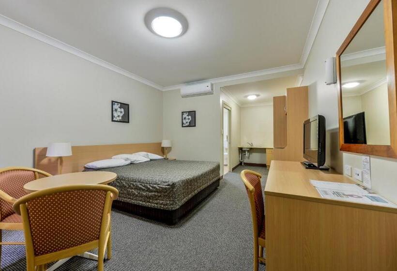 חדר סטנדרט עם מיטת קינג, Golden Guitar Motor Inn