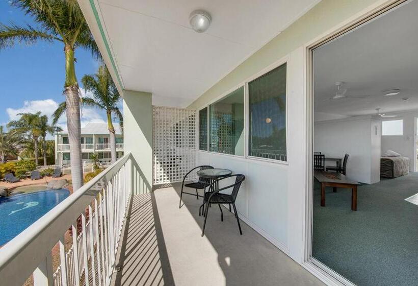 标准三人间, Reef Adventureland Motor Inn